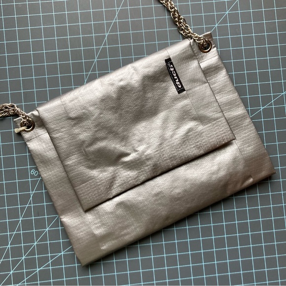 Ducti Crossbody Duct Tape Handbag - Picture 2 of 13